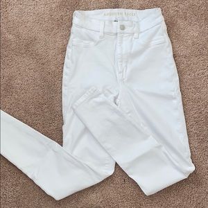 All white American Eagle jeggings !✨